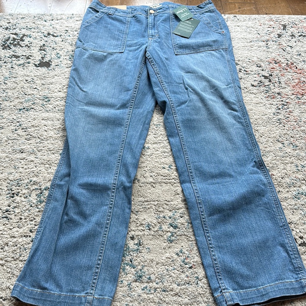 L. L. bean Favorite Fit Jeans NWT size 16